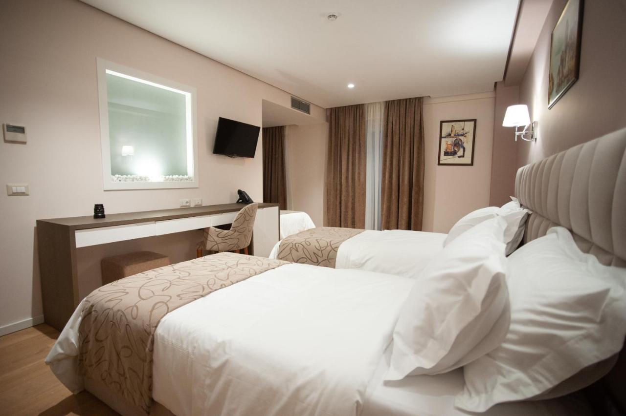 Doanesia Premium Hotel & Spa 地拉那 外观 照片