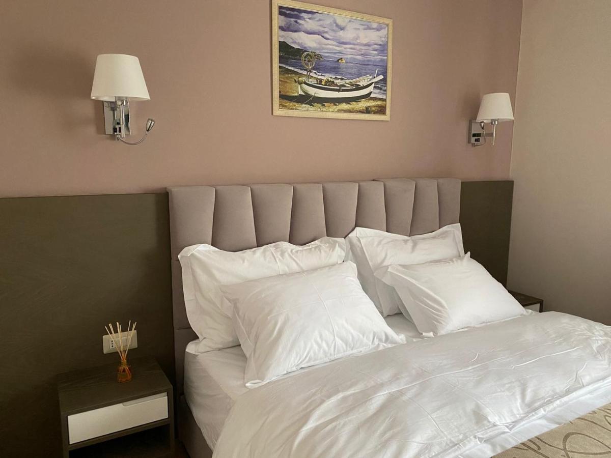 Doanesia Premium Hotel & Spa 地拉那 外观 照片