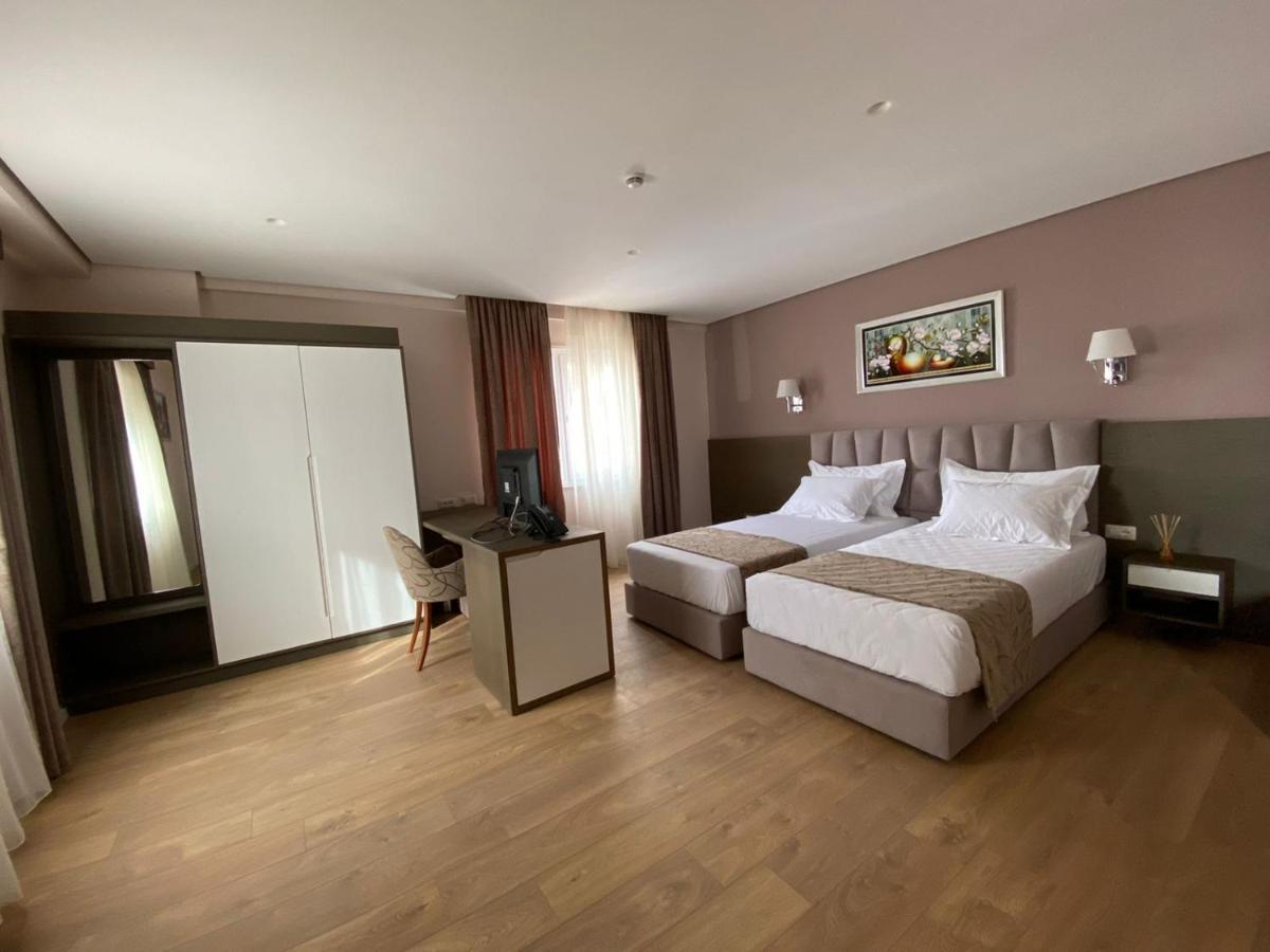 Doanesia Premium Hotel & Spa 地拉那 外观 照片