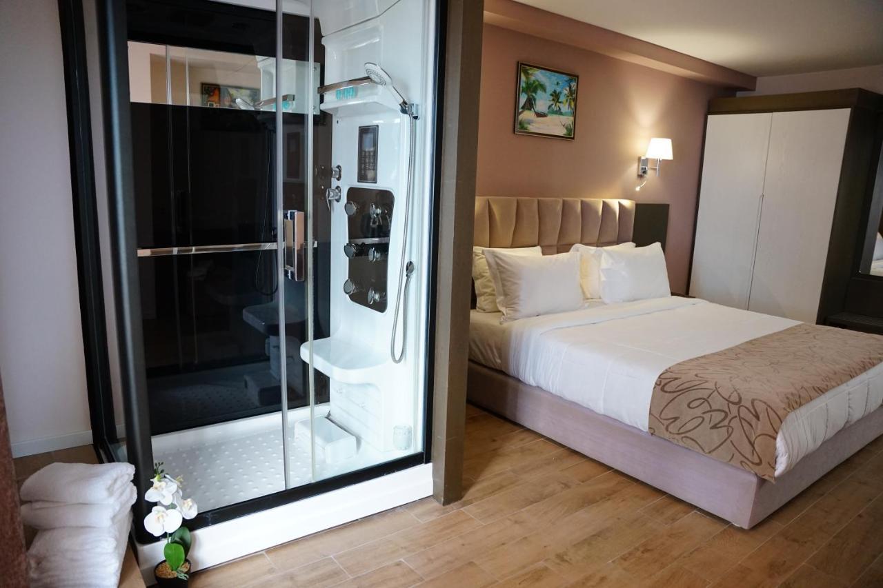 Doanesia Premium Hotel & Spa 地拉那 外观 照片