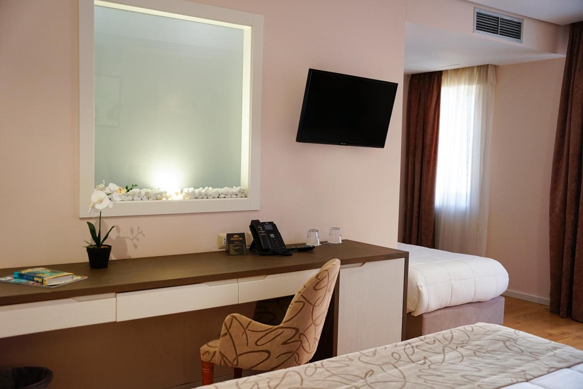 Doanesia Premium Hotel & Spa 地拉那 外观 照片