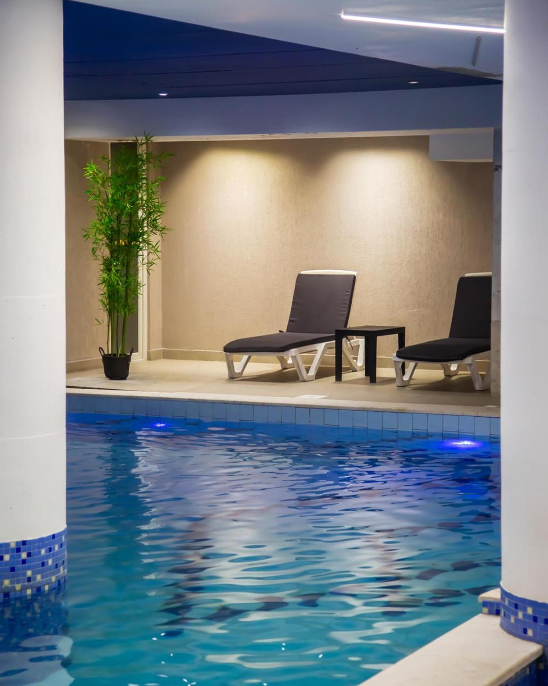 Doanesia Premium Hotel & Spa 地拉那 外观 照片